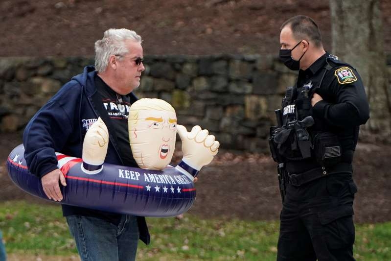 trump float.jpg