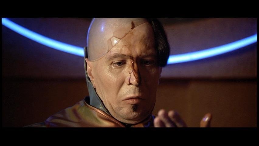 1142870484-The-Fifth-Element-gary-oldman-1533190-852-480.jpg