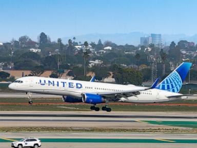 united-airlines-02-gty-jef-240708_1720467753625_hpMain_4x3t_384.jpg