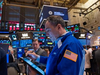 nyse-traders-gty-jef-250306_1741270202650_hpMain_4x3t_384.jpg