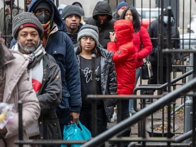 nyc-migrants-gty-jef-250305_1741199218862_hpMain_4x3t_384.jpg