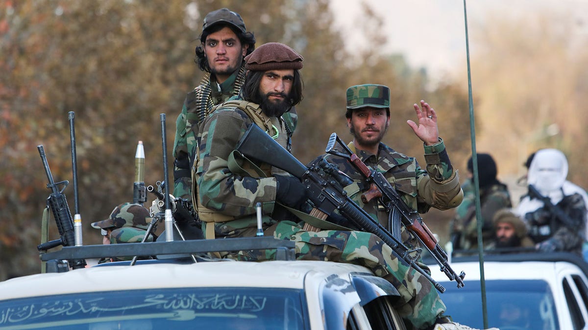 Taliban-military-parade.jpg