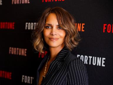 Halle-berry-gty-thg-250113_1736783342614_hpMain_4x3t_384.jpg